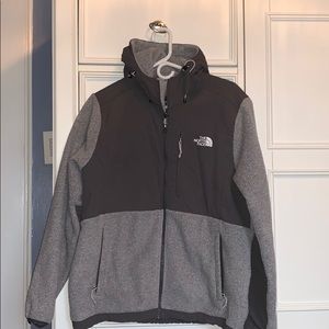 Women’s north face coat